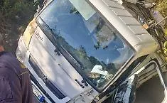 Messina, mezzo di Messinaservizi si ribalta a Rodia: feriti lievemente due operatori. &Egrave; scontro sulla sicurezza