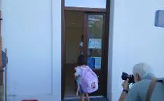 Dopo vent'anni riapre la scuola pi&ugrave; piccola d'Europa e suona la campanella per l'alunna Aysha