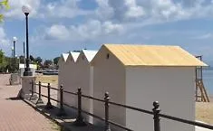Carabiniere libero dal servizio si tuffa e salva due studentesse