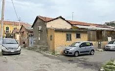 Sedici famiglie lasciano le baracche