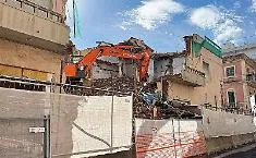 Al via la demolizione dell'ex clinica Santa Rita, al suo posto sorger&agrave; un residence