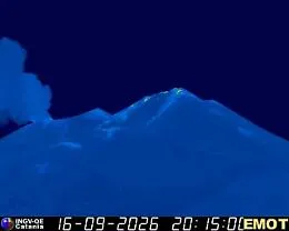 Etna, il bollettino cenere torna "rosso": aeroporto resta operativo, ma si monitora la situazione