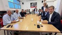 Il centrosinistra alle Regionali: programma a ottobre, sul candidato si aspetta Roma. De Luca il convitato di pietra