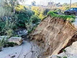Frana la strada a Faro Superiore, famiglie isolate