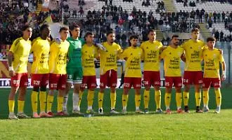 Acr Mesina, la vecchia storia dei tesseramenti: venti calciatori hanno patteggiato le sanzioni