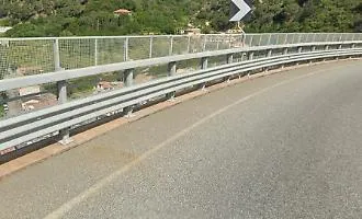 Impatto violento nella notte al viadotto Ritiro: 81enne muore, la moglie ferita trasportata in ospedale