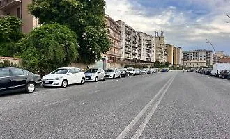 Incidente a Messina: 17enne gravemente ferita nello scontro frontale con un'auto