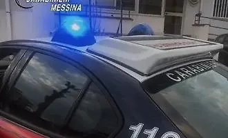 Giardini Naxos, tenta di incendiare casa e aggredisce i carabinieri: arrestato 27enne
