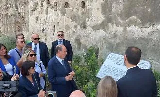 Messina, Schifani nelle aree risanate: &laquo;Il percorso deve essere completato&raquo;