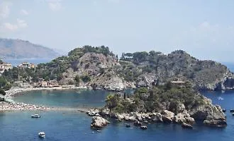 Taormina, tiene bando la gestione dell'Isolabella