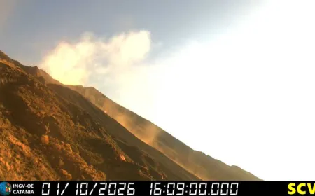 Stromboli, si spegne il trabocco lavico ma il vulcano resta attivo