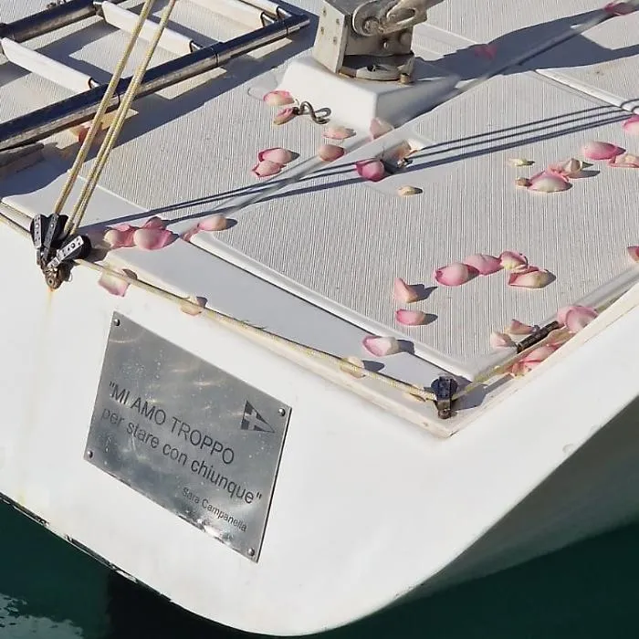 Intitolata a Sara Campanella la barca "La Donna Blu": il porto di Sant&rsquo;Agata diventa monito contro la violenza