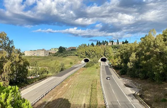Il marted&igrave; nero ai caselli dell'autostrada Catania-Messina, ecco perch&eacute; due chilometri di fila tra macchine e moto