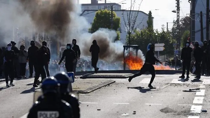 Proteste nei licei francesi: cosa chiedono davvero gli studenti e perch&eacute; la mobilitazione cresce