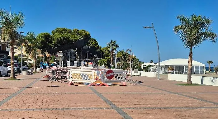 Bimbo di 6 anni precipita da un palco a Patti Marina: &egrave; grave